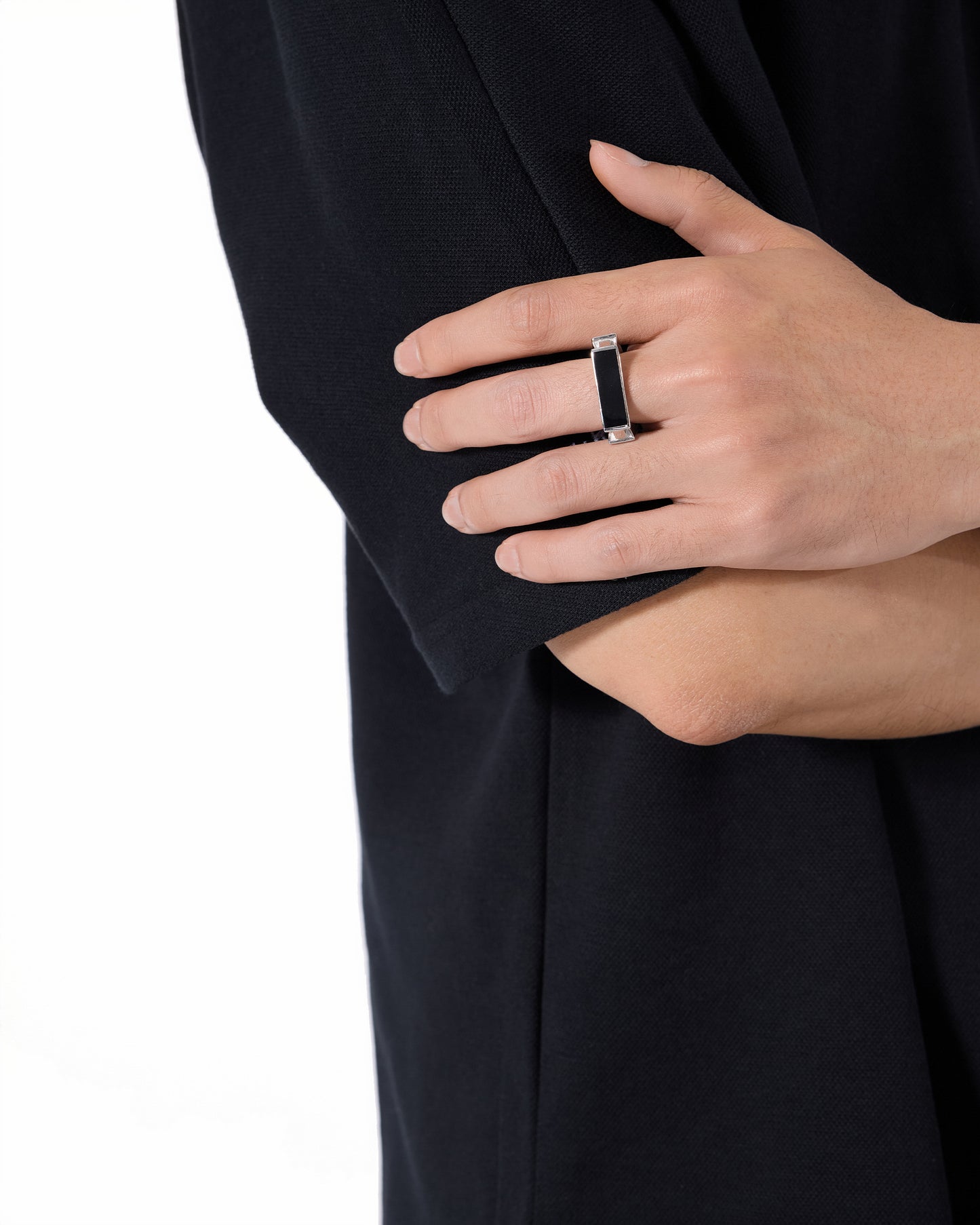 Montage Ring_Large_Silver-Plated, Black
