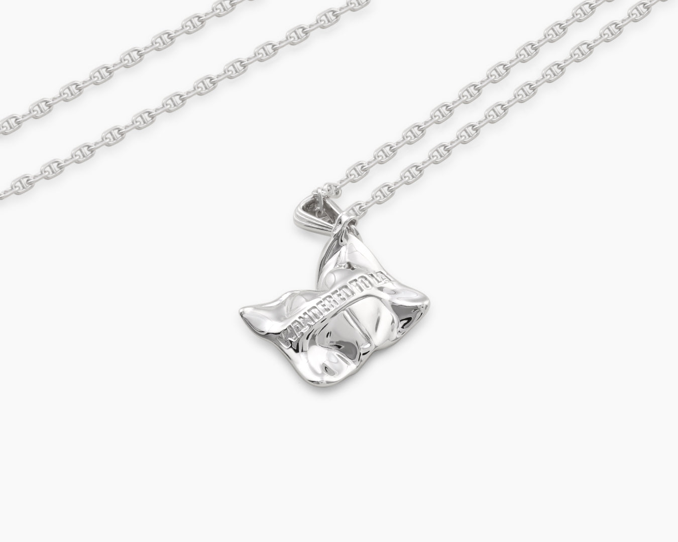 Sealed Heart Pendant_Pocket Edition